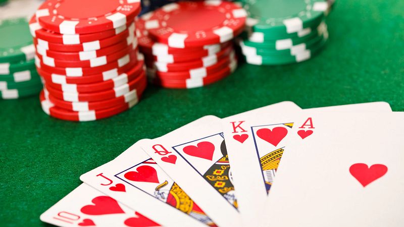 Poker là một trò chơi bài phổ biến trên thế giới